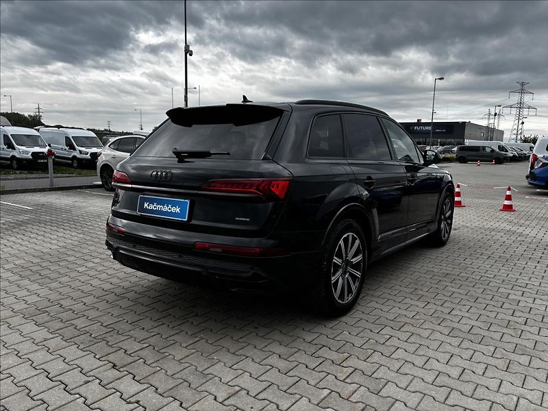 Audi Q7 3,0 TDI 210kW quattro S-line - fotka 5 z 42