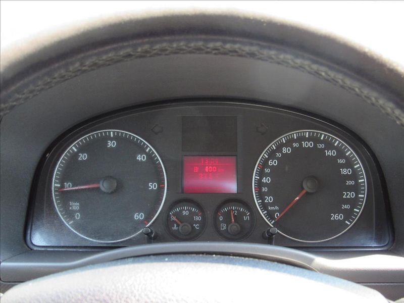 Volkswagen Caddy 1,9 TDi 77kW 5 míst - fotka 13 z 29