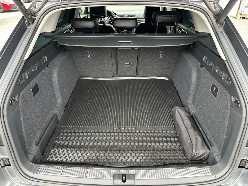 Škoda Superb L&K 2.0 TDI 147kW 4x4 - fotka 13 z 24
