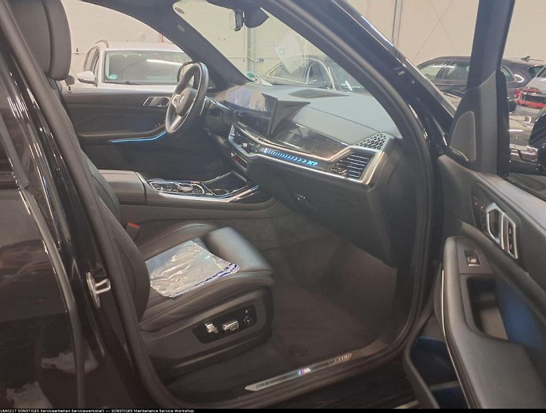 BMW X7 xDrive 40i - fotka 9 z 9