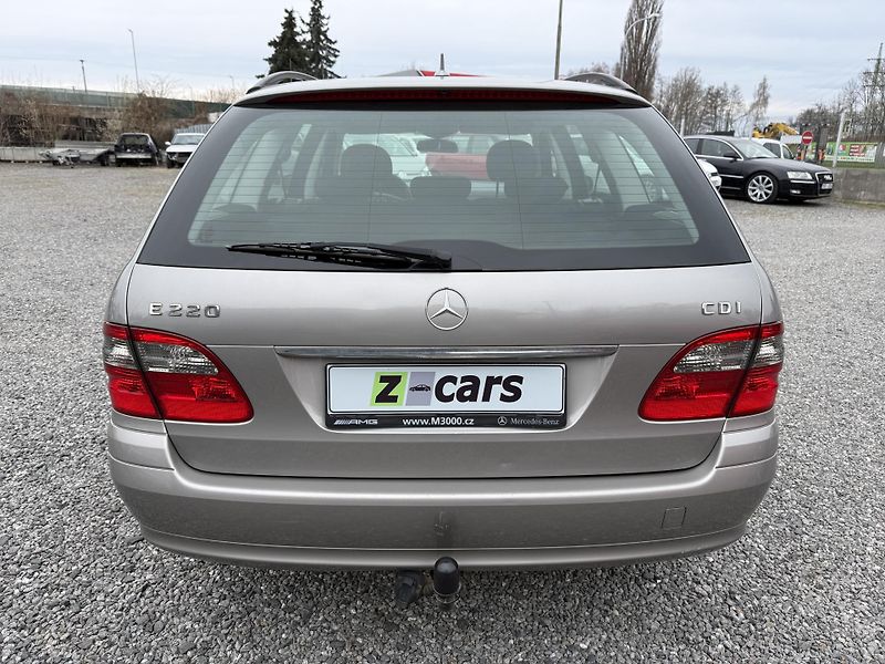 Mercedes-Benz Třídy E E 220CDi Manuál - fotka 6 z 17