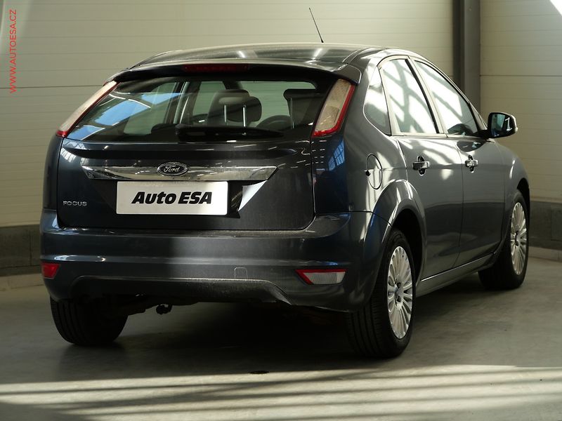 Ford Focus (2009) 2.0i, AC - fotka 4 z 18
