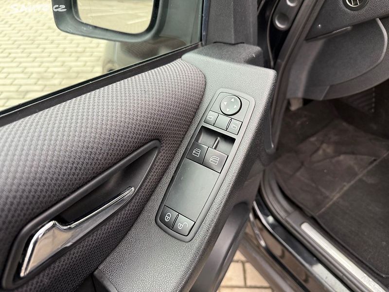 Mercedes-Benz Třídy A (2009) 160CDI, 60kw Serv. knížka - fotka 14 z 21