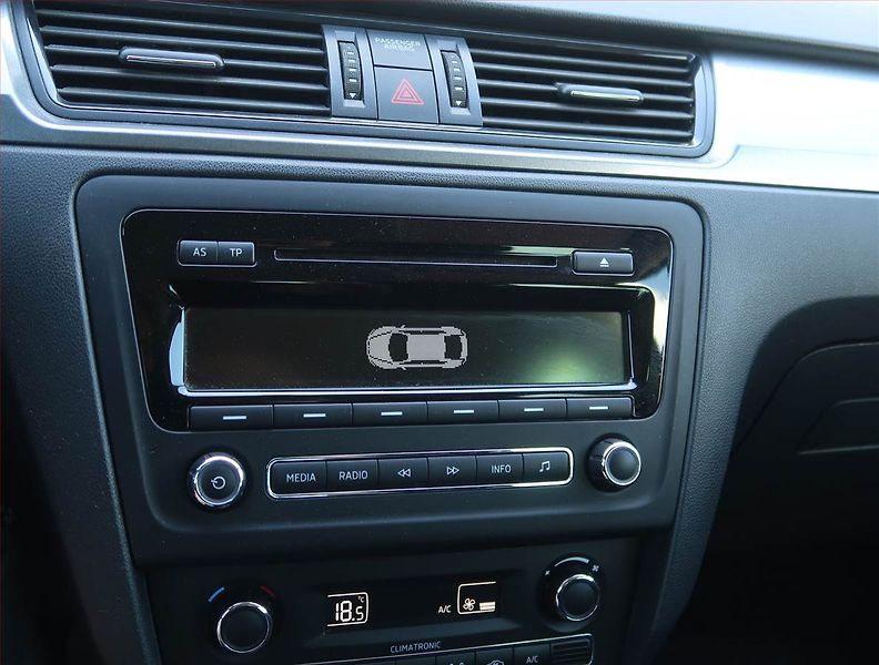 Škoda Rapid (2014) Spaceback 1.2 TSI, Tempomat - fotka 17 z 17