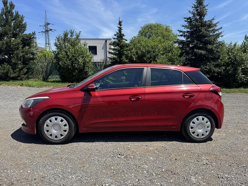 Hyundai i20 1.1CRDi,55kw,klima,ČR,1.maj. - fotka 8 z 31