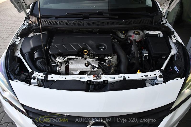 Opel Astra 1.6CDTi CARPLY NAVI - fotka 38 z 40