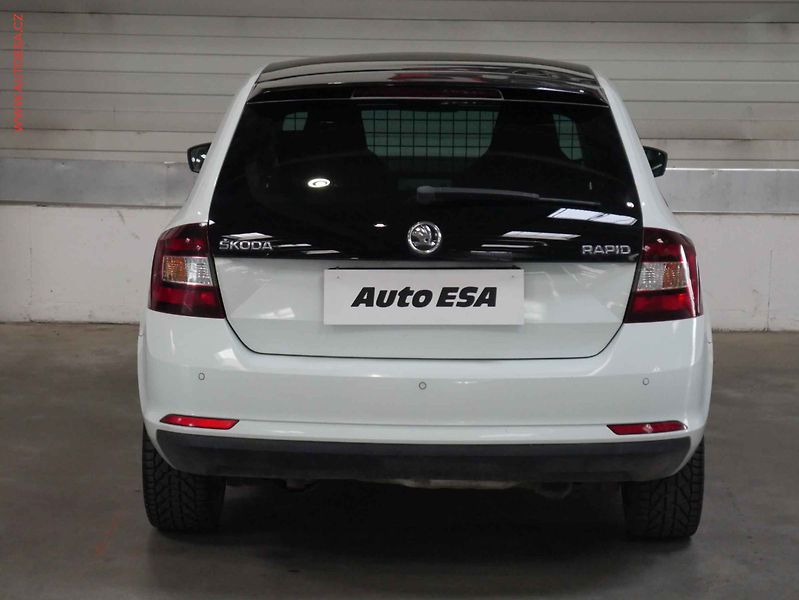 Škoda Rapid (2015) 1.2 TSi, ČR, Xenon, ponor - fotka 5 z 17