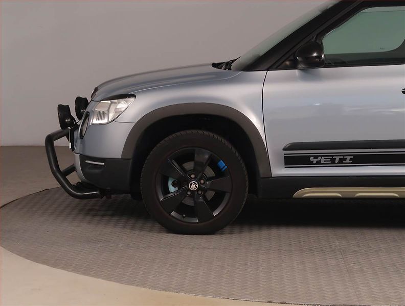 Škoda Yeti (2010) 1.2 TSI, Serv.kniha, Tažné - fotka 14 z 16