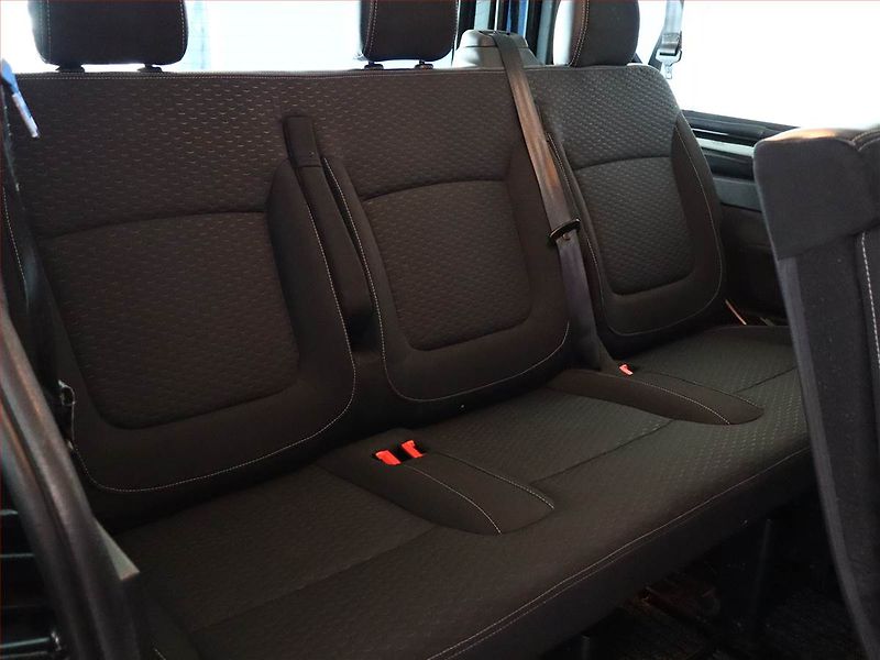 Opel Vivaro (2017) 1.6 BiCDTI, Bus, 9Míst - fotka 11 z 11