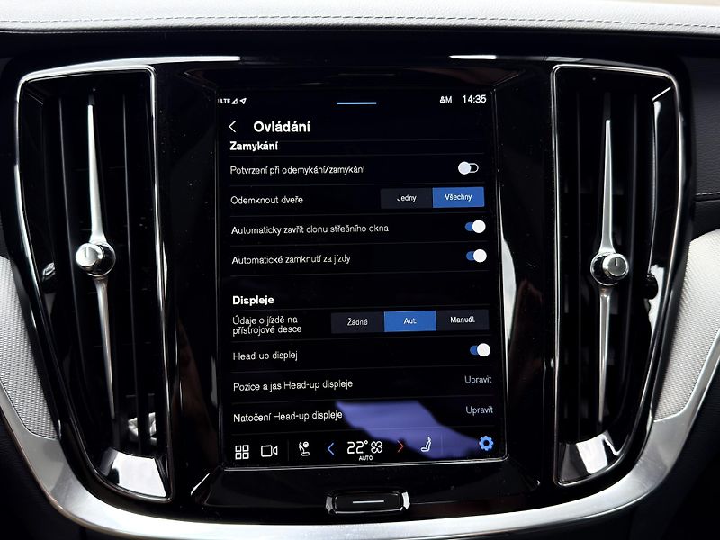 Volvo S60 T8 AWD ULTIMATE DARK // 335 kW - fotka 33 z 39