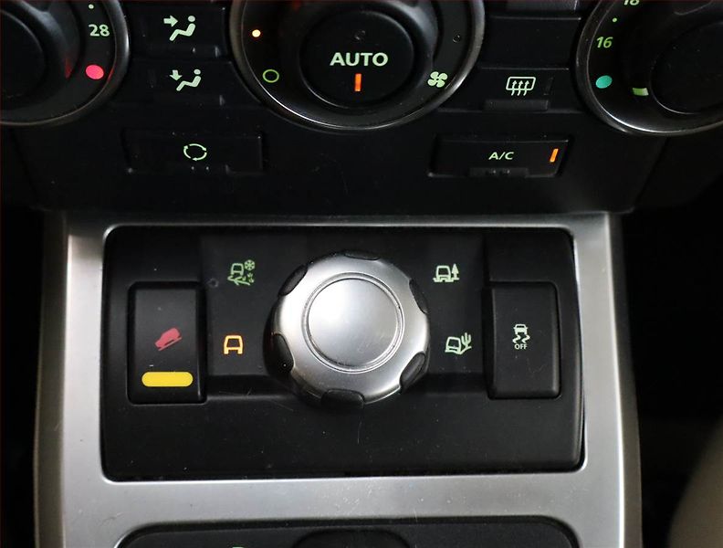 Land Rover Freelander (2011) 2.2 SD4, 4X4, Automat - fotka 16 z 19