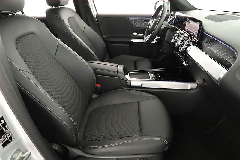 Mercedes-Benz GLB (2024) 200 d 4MATIC - fotka 7 z 20