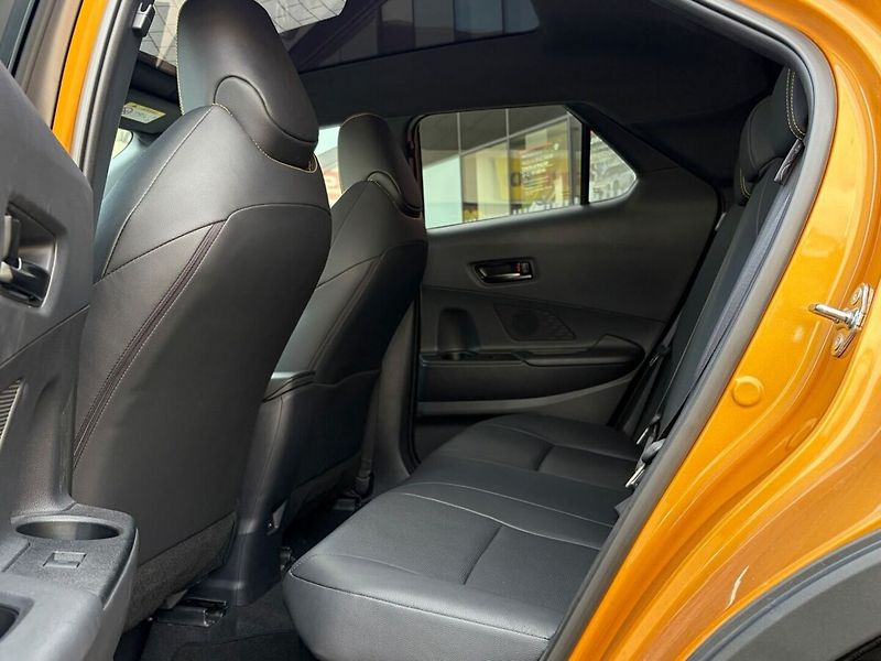 Toyota C-HR 2.0L HEV (4x4)  Executive Prem - fotka 13 z 21