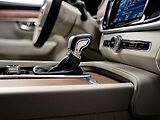 Volvo S90.