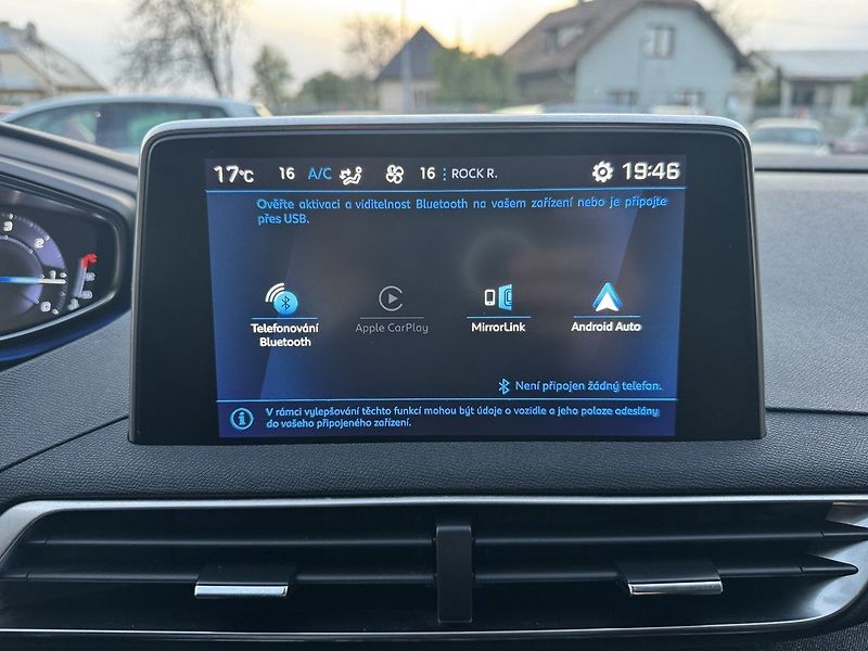Peugeot 5008 (2020) 1.5 BlueHDi GT-Line LED Kamera - fotka 13 z 50