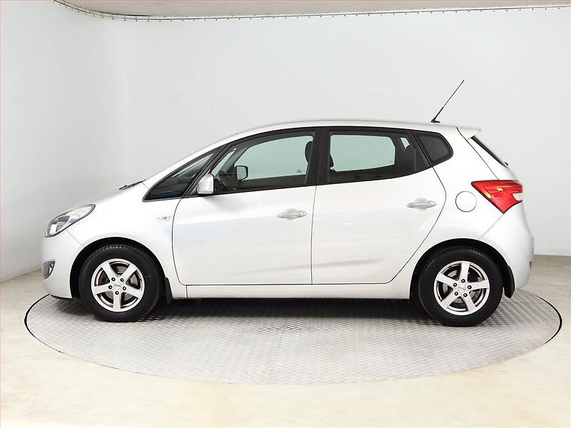 Hyundai ix20 (2019) 1.6 CVVT, Serv.kniha - fotka 3 z 10