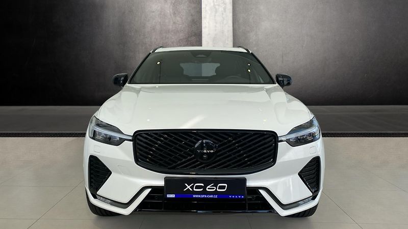 Volvo XC60 (2026) PLUS BLACK EDITION, B5 AWD, 18 - fotka 2 z 14