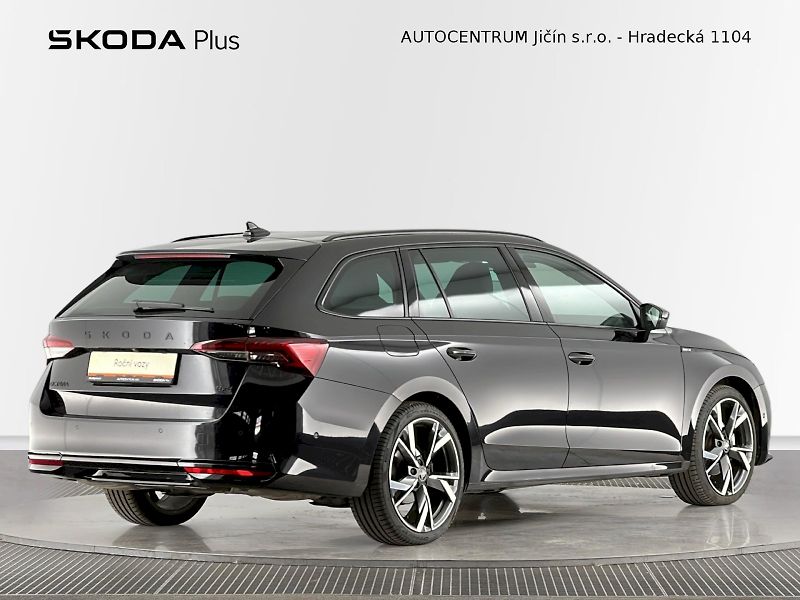 Škoda Octavia (2025) Combi DSG 2.0TSI 150kW 4x4 Spo - fotka 2 z 36