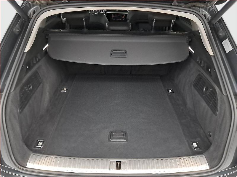 Audi e-tron (2019) 55 quattro, SoH 100% - fotka 13 z 20