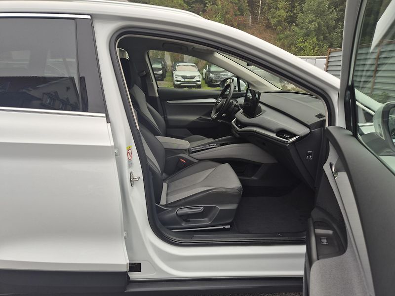 Škoda Enyaq iV 80 LOFT 150kw TZ SOH 96% - fotka 16 z 45