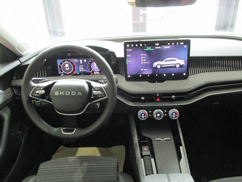 Škoda Superb liftback Selection 2,0TDI 110k - fotka 12 z 17