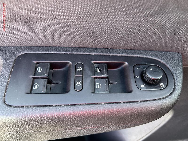 Volkswagen Sharan (2014) 2.0TDi, DSG - fotka 11 z 18