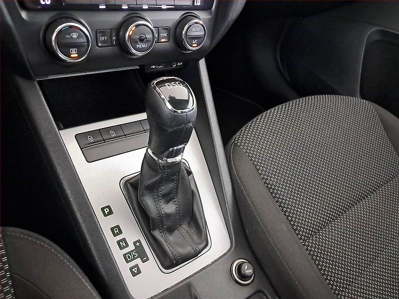 Škoda Octavia (2016) 1.6 TDI, Automat, Navi - fotka 13 z 17