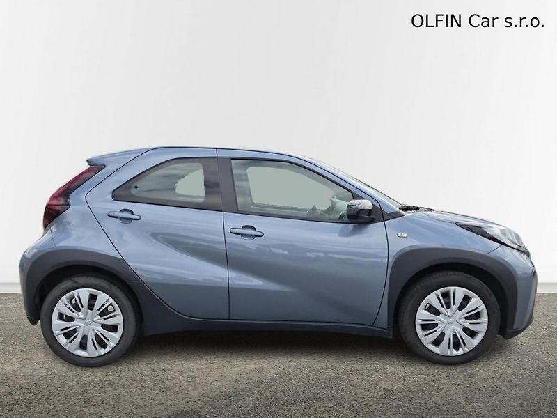 Toyota Ostatní 1,0 VVT-i Comfort - fotka 6 z 21