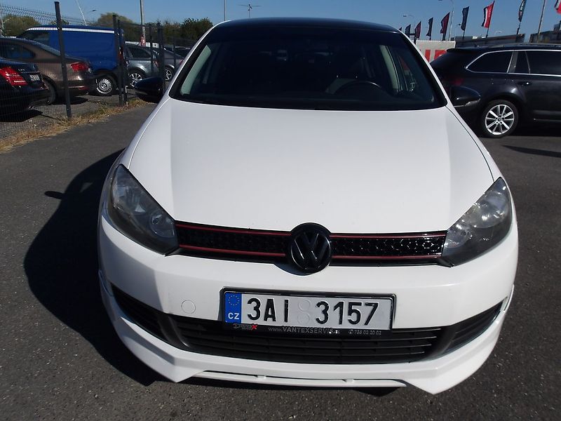Volkswagen Golf 1,6TDi 77kW ČR ! - fotka 2 z 27
