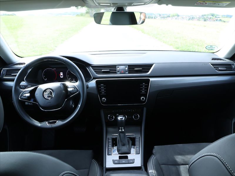 Škoda Superb 2,0 TDI 147kW 4x4 DSG Style+ C - fotka 15 z 34