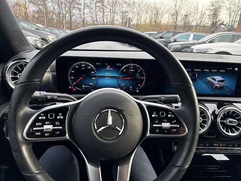Mercedes-Benz Třídy A A 180 d - fotka 11 z 16