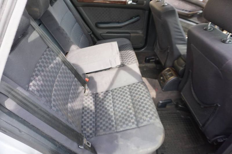 Audi A6 (2000) AVANT - fotka 11 z 23