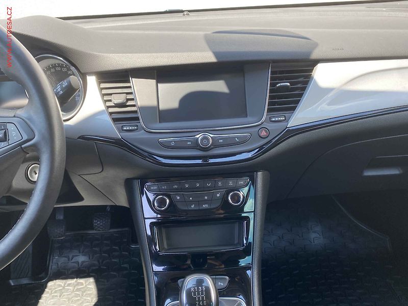 Opel Astra (2020) 1.2 T, LED, navi, kamera - fotka 12 z 17