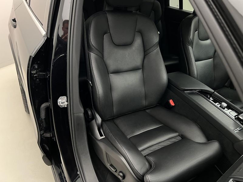 Volvo XC90 B5 AWD MOMENTUM PRO AUT - fotka 18 z 40