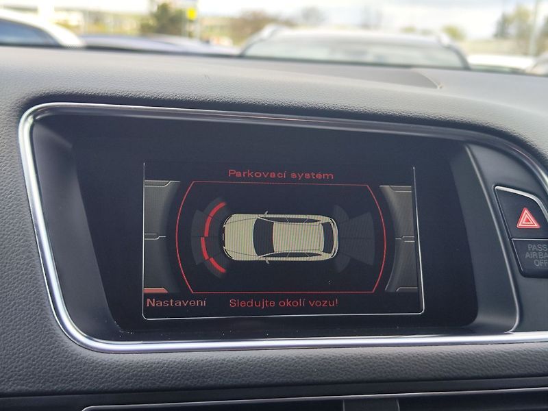 Audi Q5 2.0 TFSi/155kW Quattro ČR - fotka 17 z 30