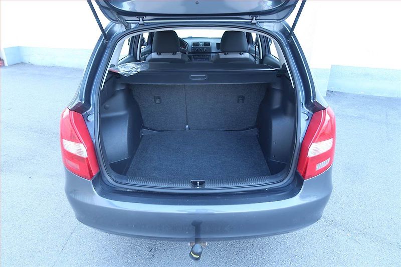 Škoda Fabia (2011) 1.4 16V, Serv.kniha - fotka 13 z 17