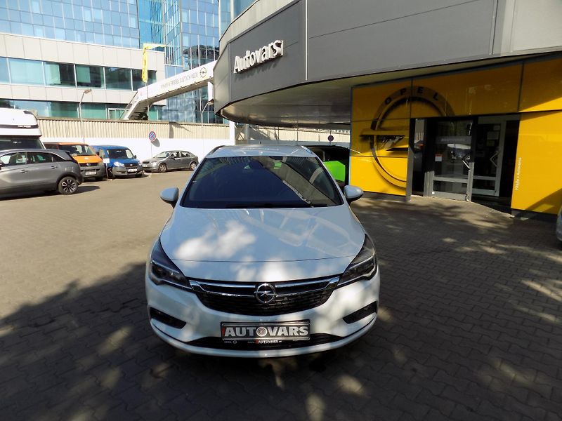Opel Astra (2019) 1.6 CDTi - fotka 2 z 12