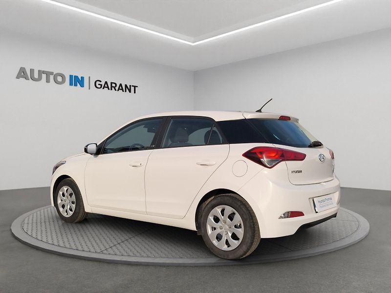 Hyundai i20 (2018) 1.2i 55kW, ČR, 1. Maj., Klima - fotka 7 z 20