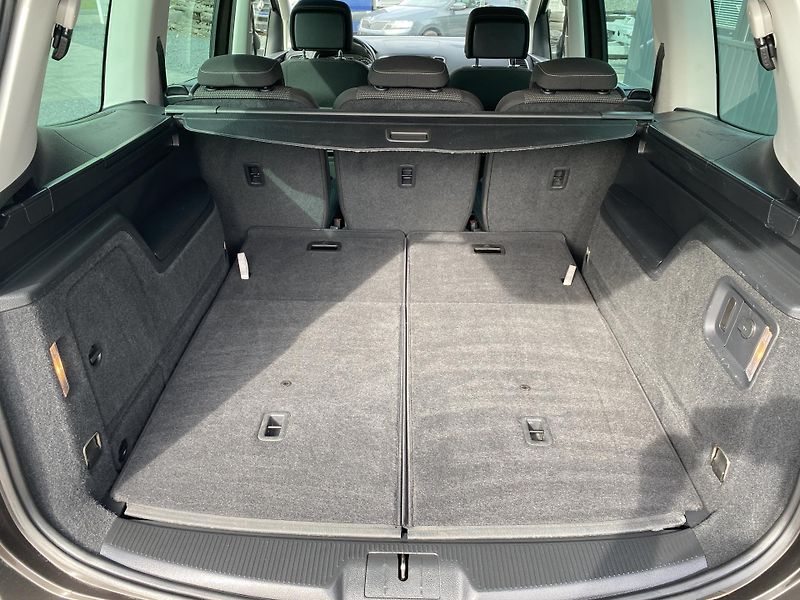 Volkswagen Sharan 1.4 TSI 110kW-7MÍST-NAVI-TAŽNÉ - fotka 31 z 39