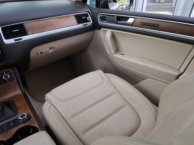 Volkswagen Touareg (2012) R-Line 3.0 TDI, 4X4, Automat - fotka 8 z 22