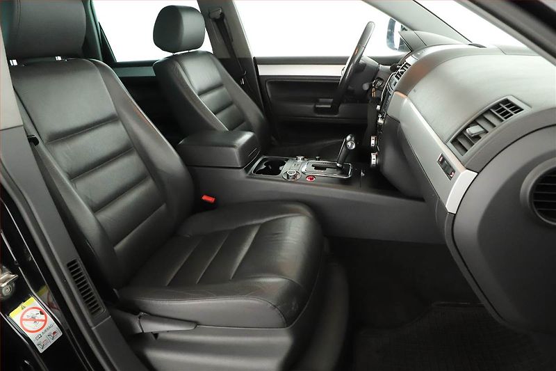 Volkswagen Touareg (2007) 3.0 V6 TDI, 4X4, Automat - fotka 7 z 16