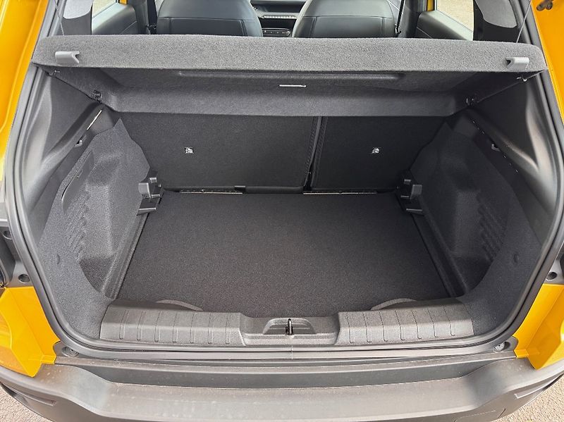 Jeep Avenger (2025) Electric 54 kWh ALTITUDE 156k - fotka 35 z 36