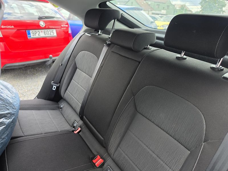 Škoda Superb 2.0 TDI Led DSG 4x4 Canton  - fotka 10 z 21