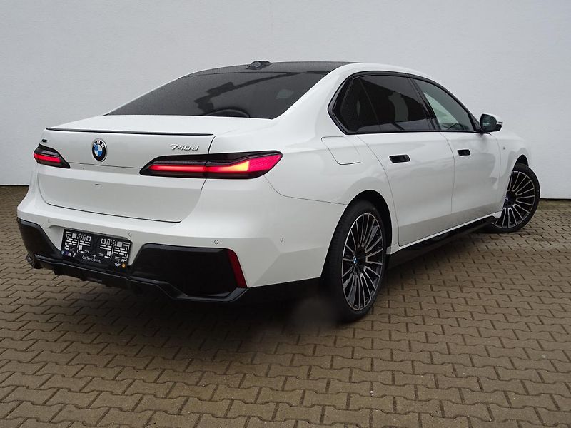 BMW Řada 7 740d xDrive Sedan - fotka 3 z 8