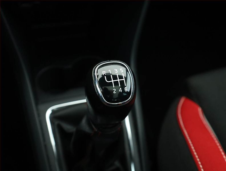 Škoda Rapid (2018) Spaceback 1.0 TSI, Xenony - fotka 11 z 19