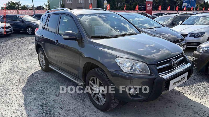 Toyota RAV4 (2010) 2.2D-4D 4x4, ČR, AC, navi - fotka 1 z 3