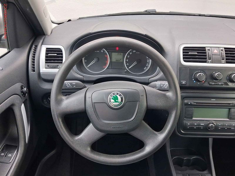 Škoda Roomster (2009) 1.2 HTP, ČR, Style, AC, TZ - fotka 11 z 15
