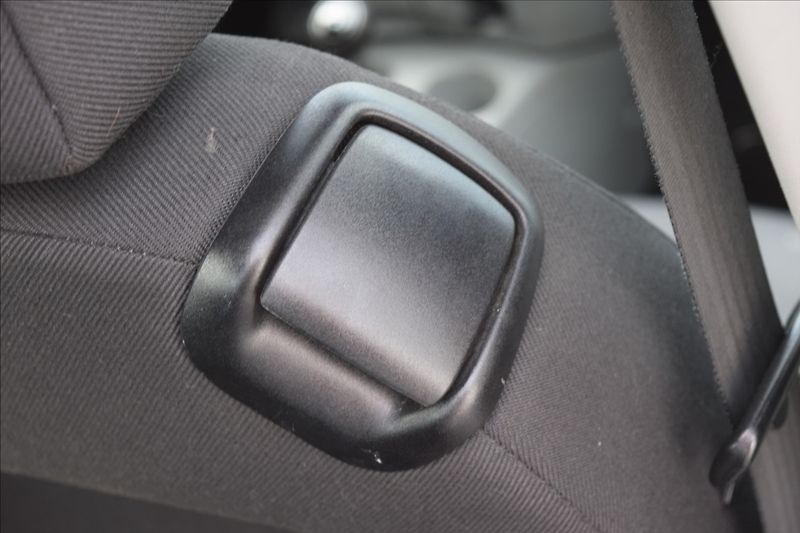 Mazda 2 1,4 D 50KW NOVÁ STK  AUTOMAT - fotka 41 z 41