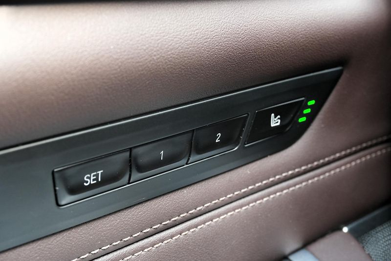 BMW Řada 6 640i GT, B&W, 2xTV tuner,Laser - fotka 37 z 48