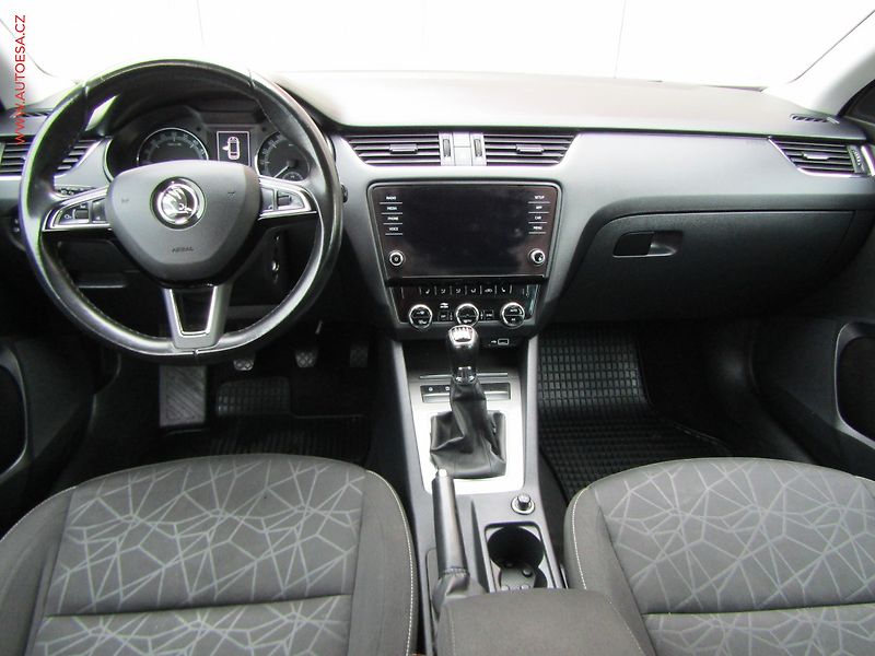 Škoda Octavia (2018) 2.0 TDi, Clever, LED - fotka 8 z 18